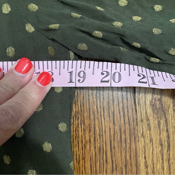 Chico's Green Gold Floral Blouse Bell Sleeve Size 0 or US 4-small - Picture 6 of 10